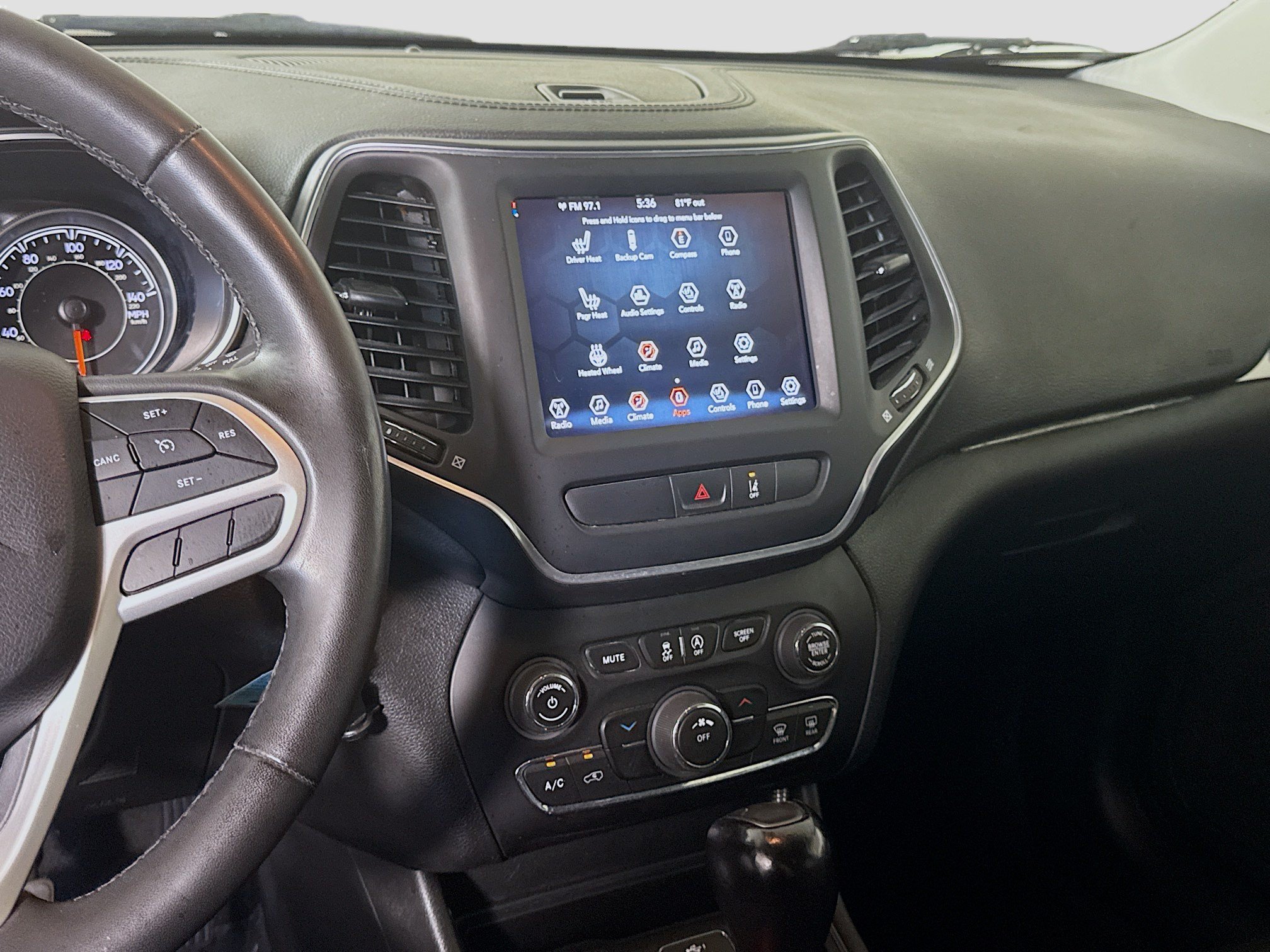 Used 2022 Jeep Cherokee Latitude AWD/4WD image 18