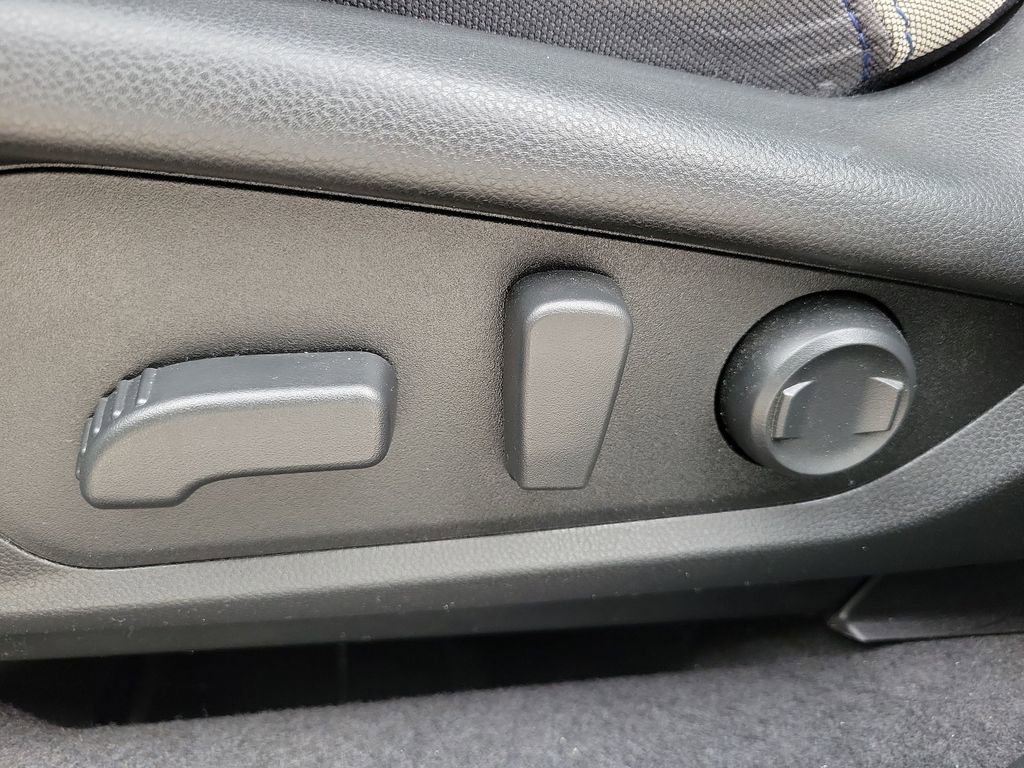 Used 2025 Subaru Forester Premium w/ Convenience Package #1 image 17