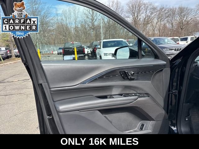 Used 2024 Cadillac Lyriq Sport image 34