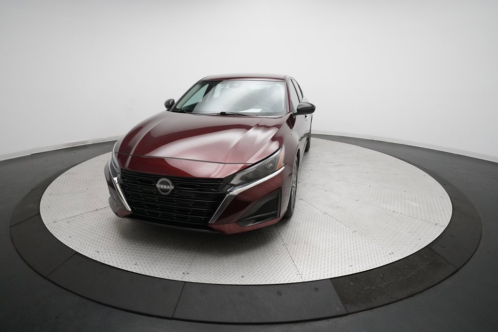 Used 2024 Nissan Altima 2.5 SV image 32