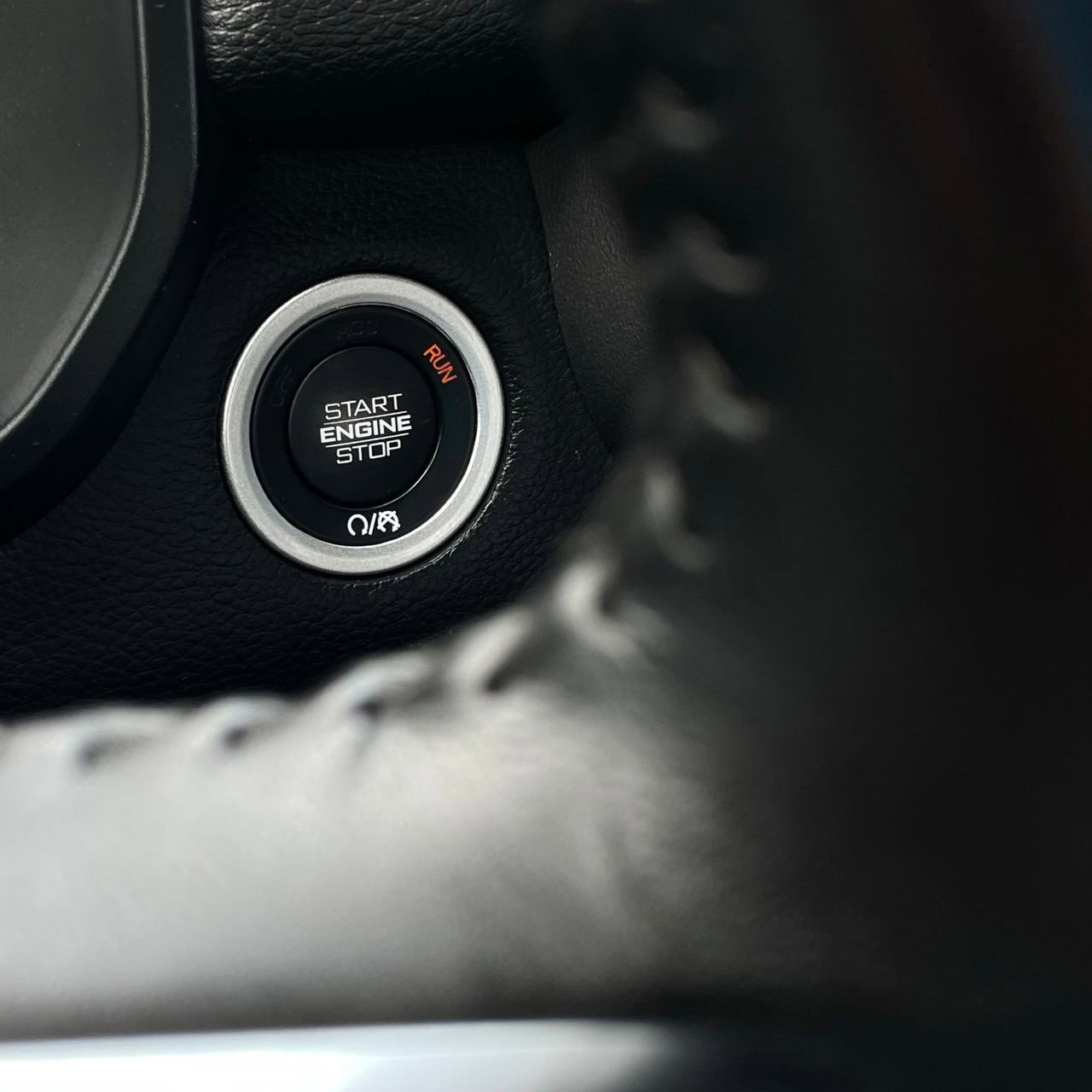 Used 2024 RAM 1500 Laramie RWD image 16