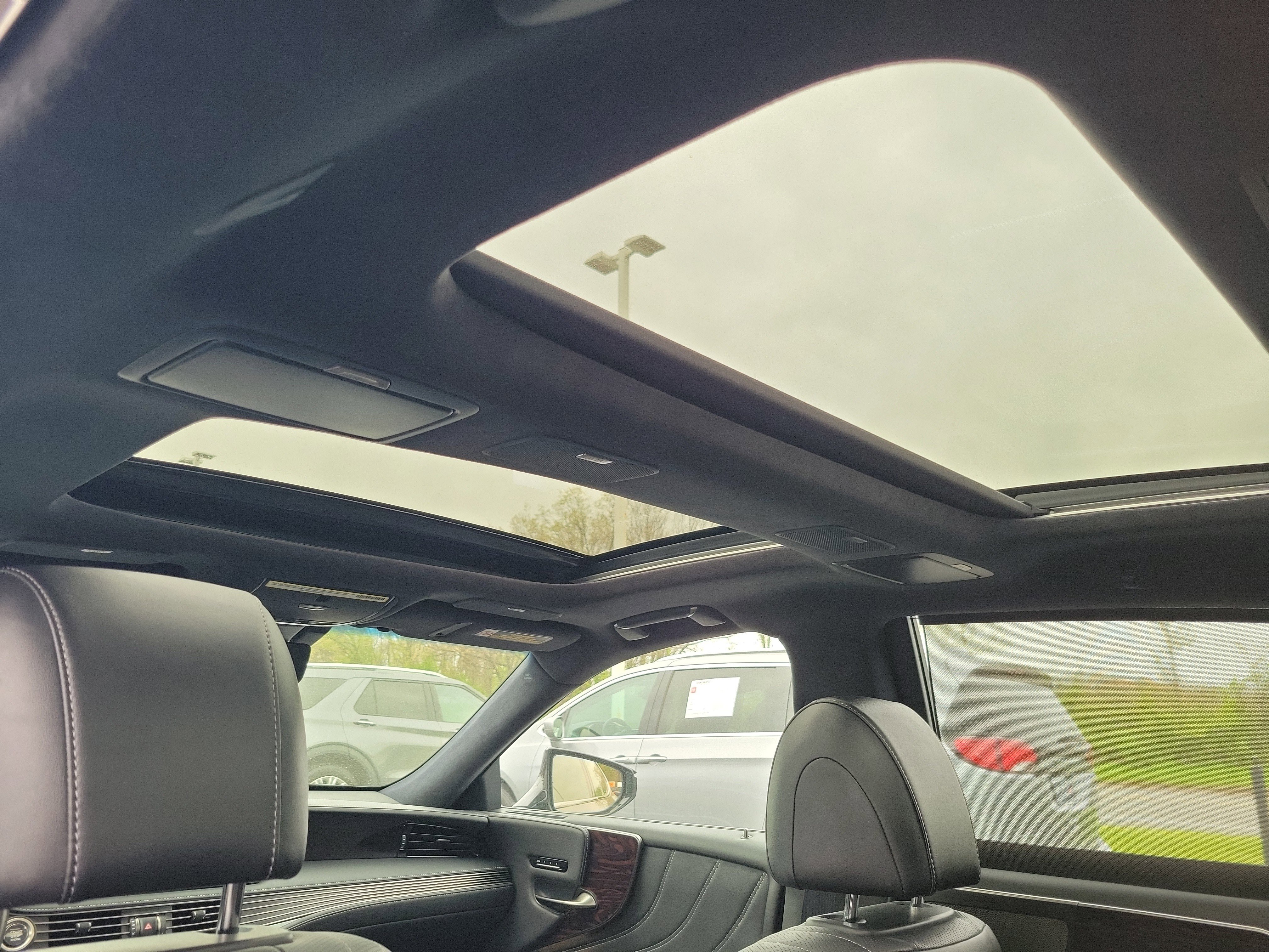 Used 2022 Lexus LS 500 AWD w/ Luxury Package image 12