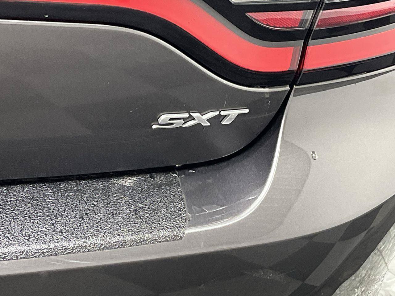 Used 2017 Dodge Charger SXT AWD/4WD image 26