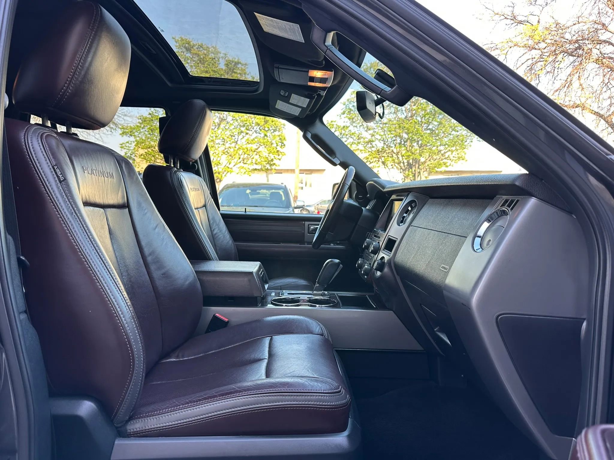 Used 2015 Ford Expedition Platinum image 28