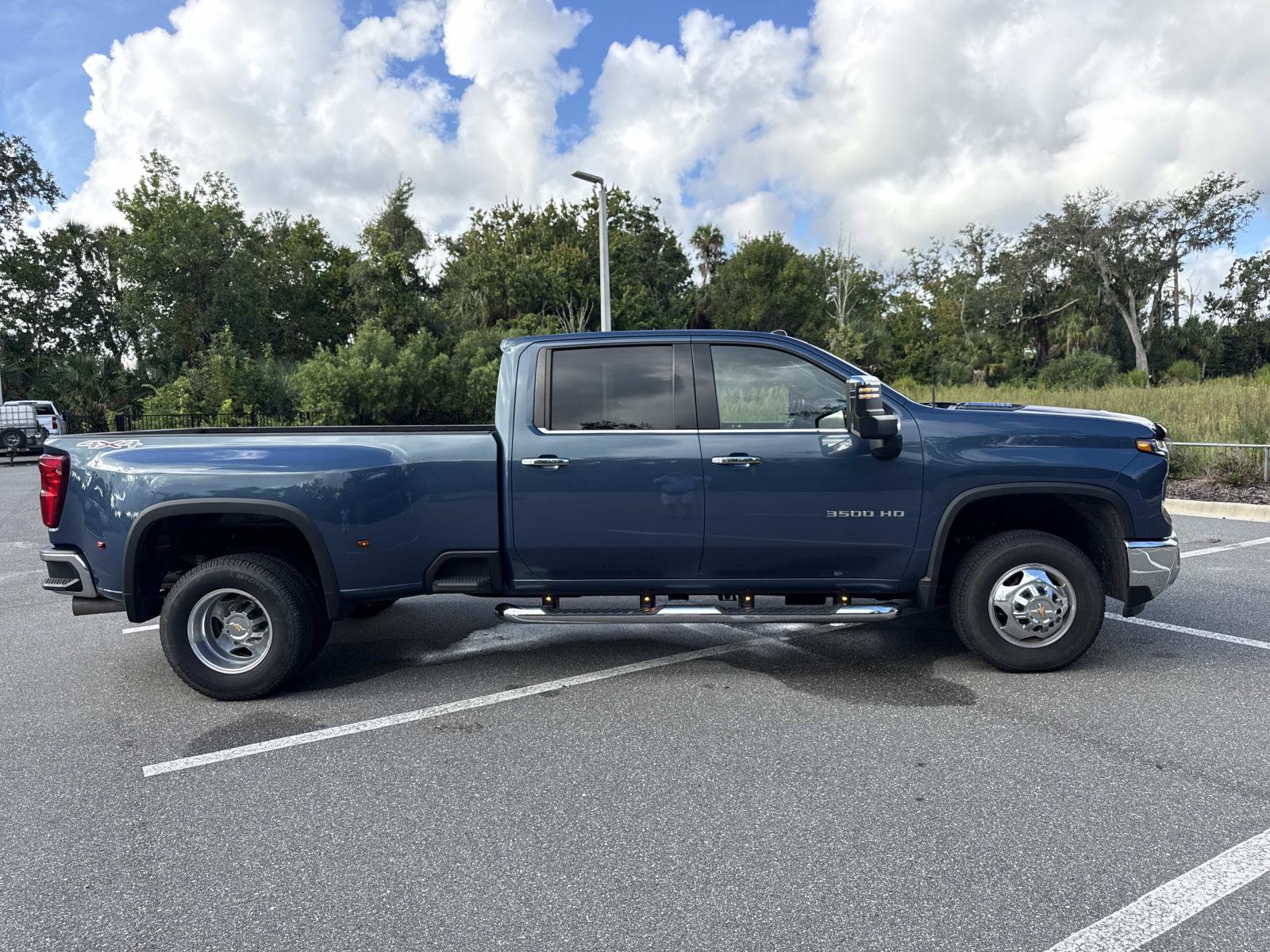 Used 2024 Chevrolet Silverado 3500 LTZ w/ LTZ Convenience Package AWD/4WD image 2