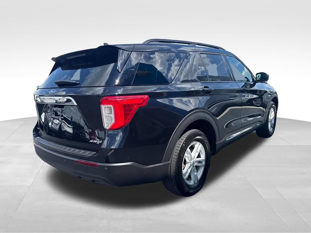 Used 2023 Ford Explorer XLT AWD/4WD image 6