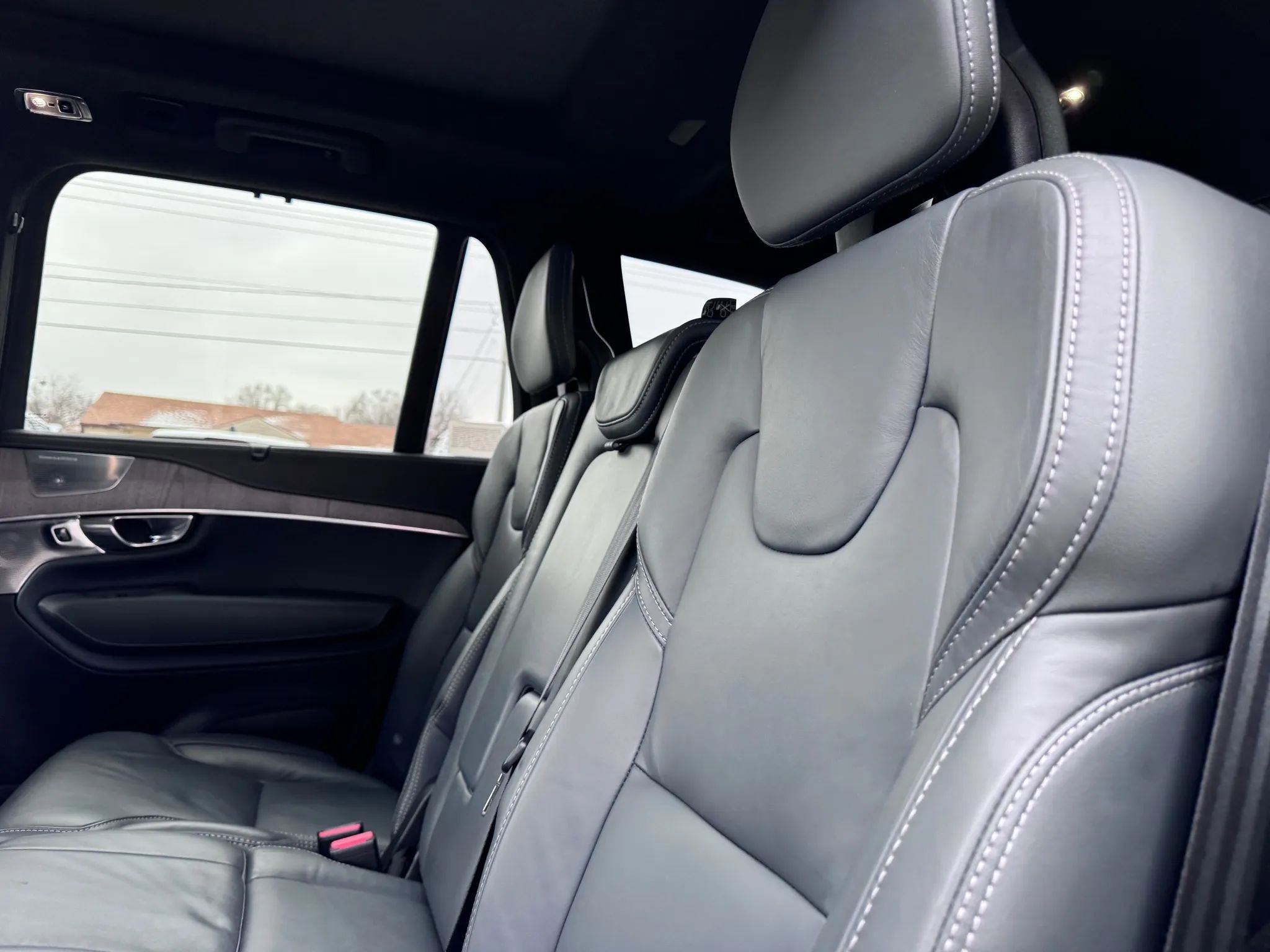 Used 2022 Volvo XC90 T6 Inscription w/ Lounge Package image 23