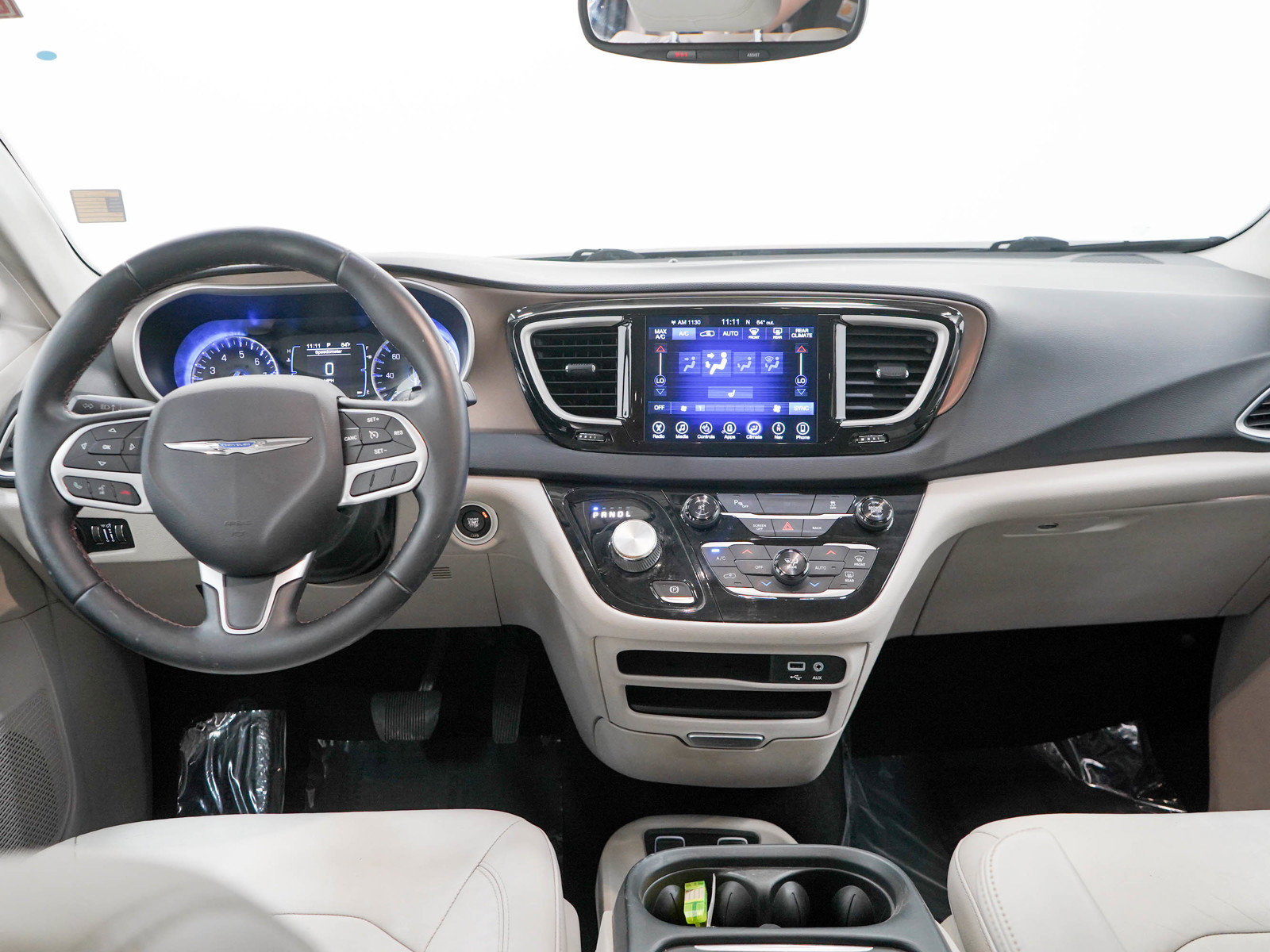 Used 2017 Chrysler Pacifica Touring-L FWD image 17
