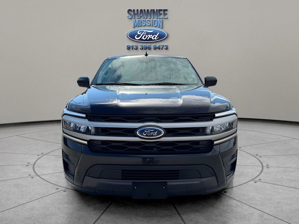Used 2024 Ford Expedition XLT image 2
