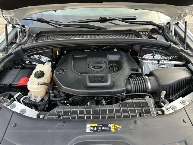 Used 2023 Jeep Grand Cherokee Summit AWD/4WD image 19