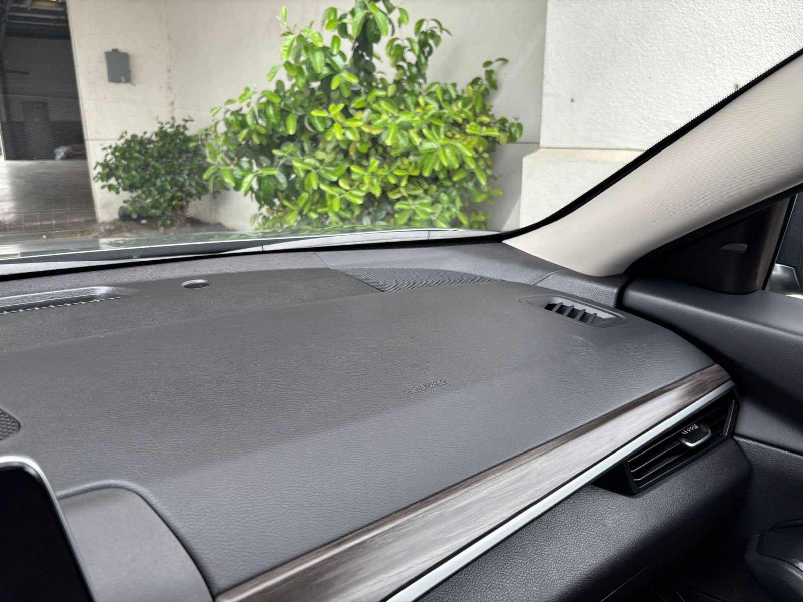 Used 2025 Nissan Altima 2.5 SV FWD image 36