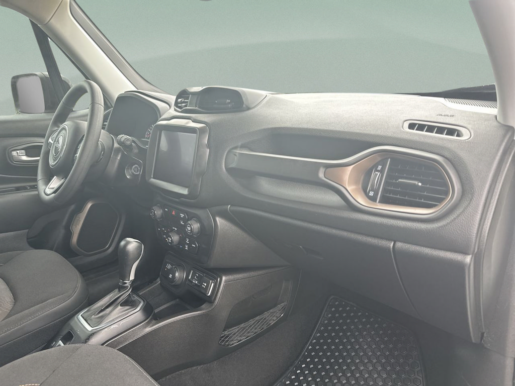 Certified 2023 Jeep Renegade Latitude AWD/4WD image 36