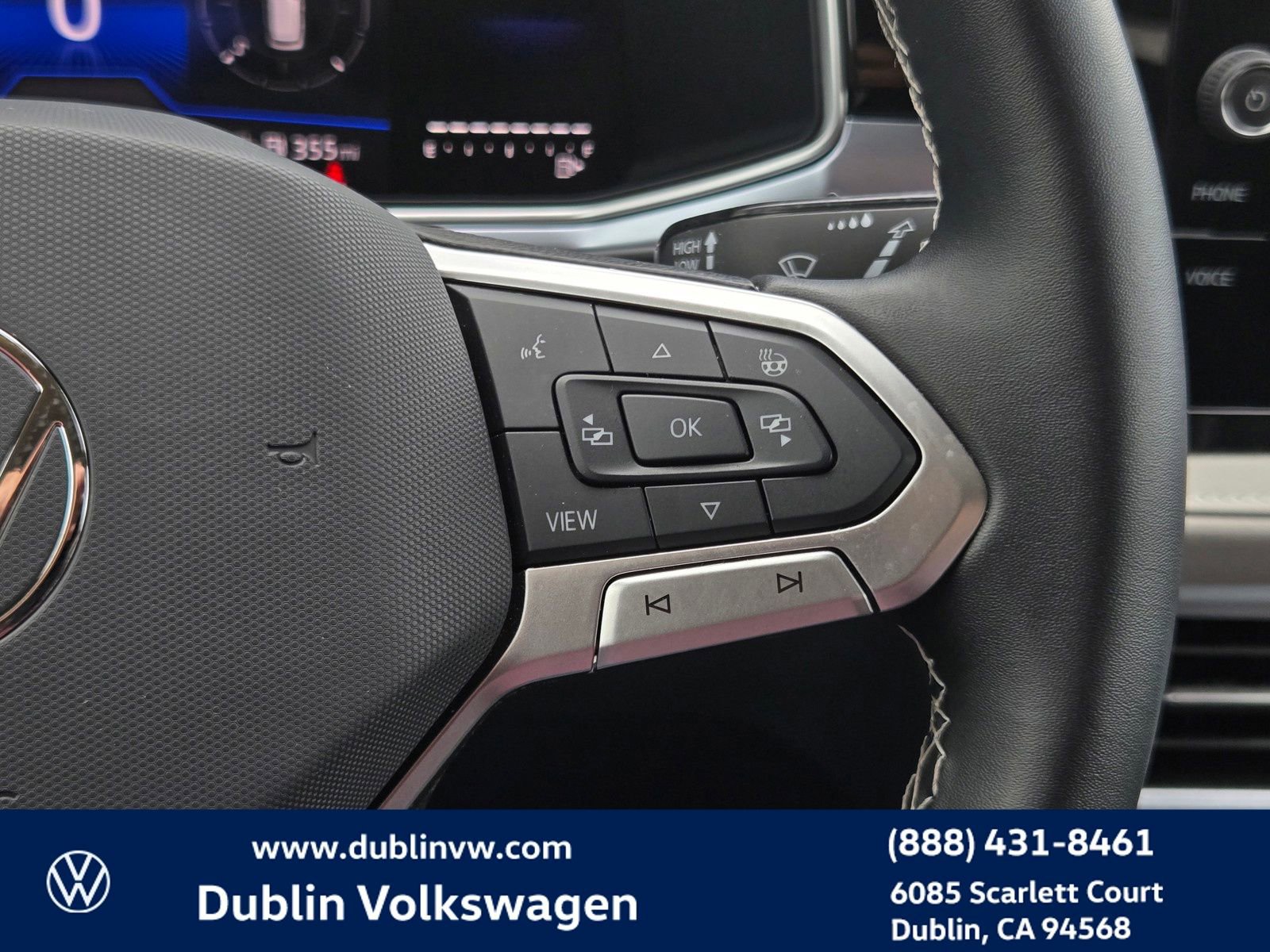 Used 2025 Volkswagen Taos SE FWD image 20