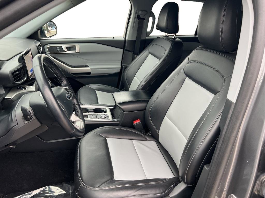 Used 2023 Ford Explorer XLT w/ Equipment Group 202A image 15