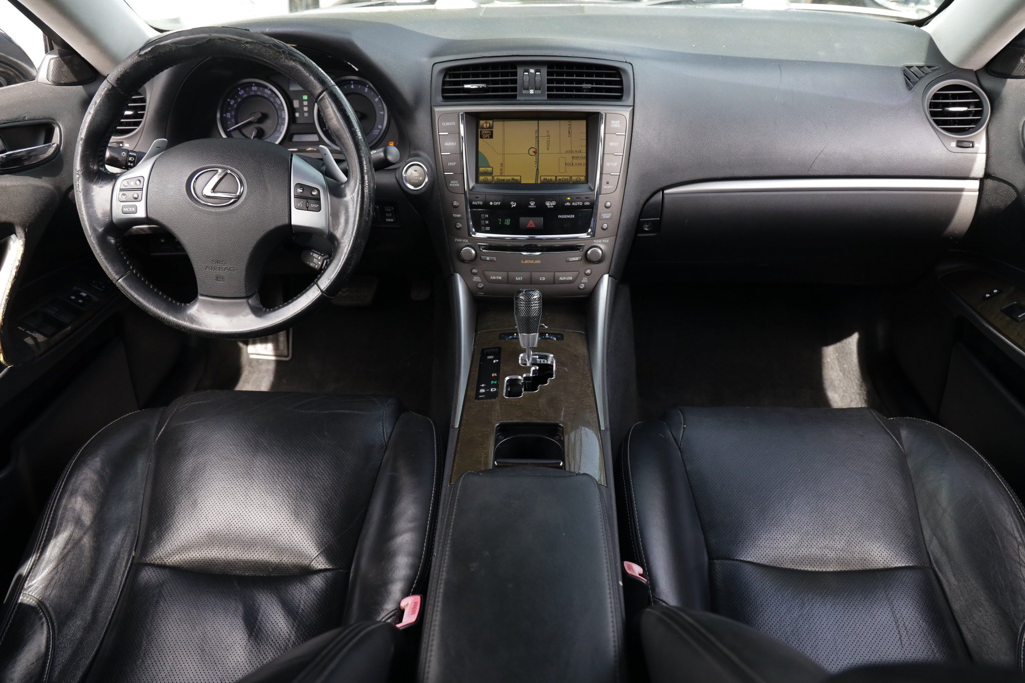 Used 2011 Lexus IS 350 w/ Premium Pkg Value Edition RWD image 2