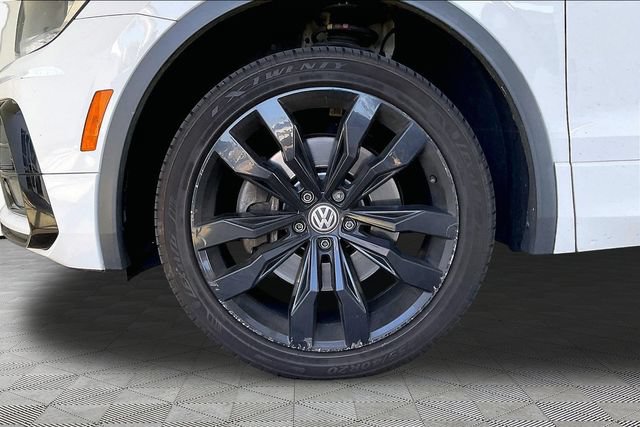 Used 2020 Volkswagen Tiguan SE R-Line AWD/4WD image 21
