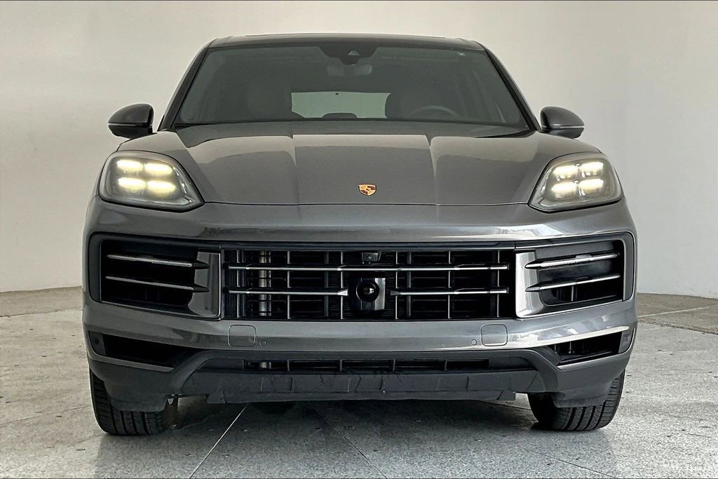 Used 2024 Porsche Cayenne image 6