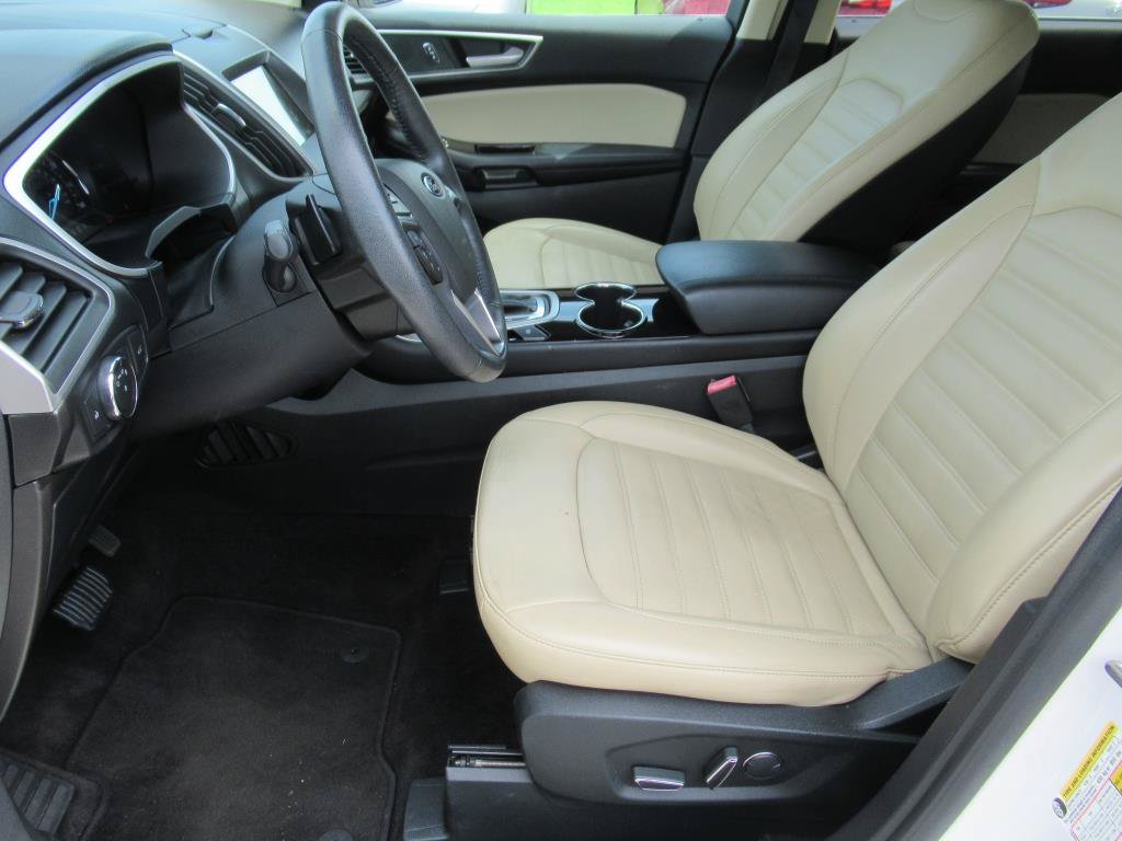 Used 2018 Ford Edge SEL w/ Equipment Group 201A FWD image 16