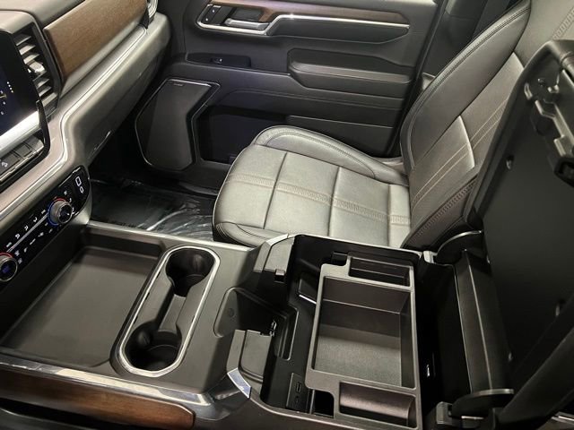 Used 2024 Chevrolet Silverado 3500 High Country w/ Technology Package AWD/4WD image 37