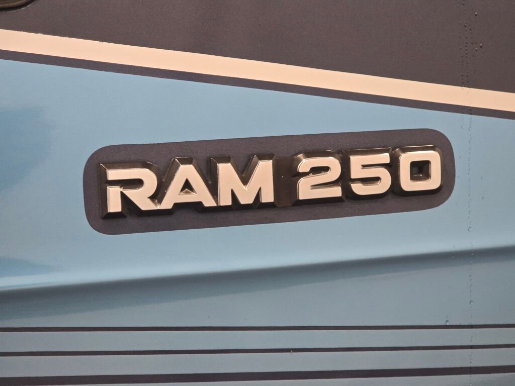 Used 1991 Dodge B2500 image 16