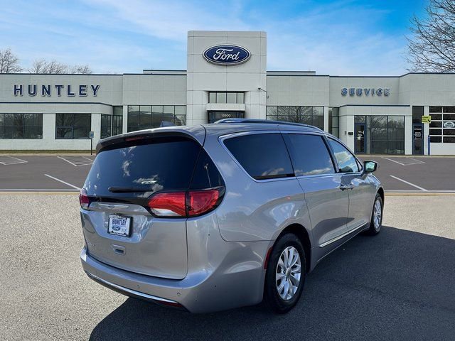 Used 2018 Chrysler Pacifica Touring-L Plus image 5