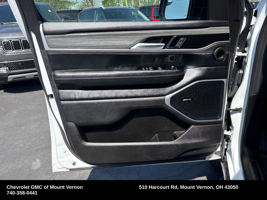 Used 2024 Jeep Wagoneer Series II AWD/4WD image 13
