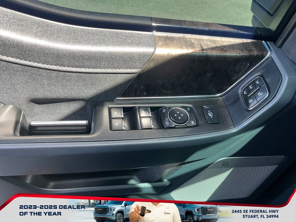 Used 2024 Ford F350 Lariat w/ Black Appearance Package image 17