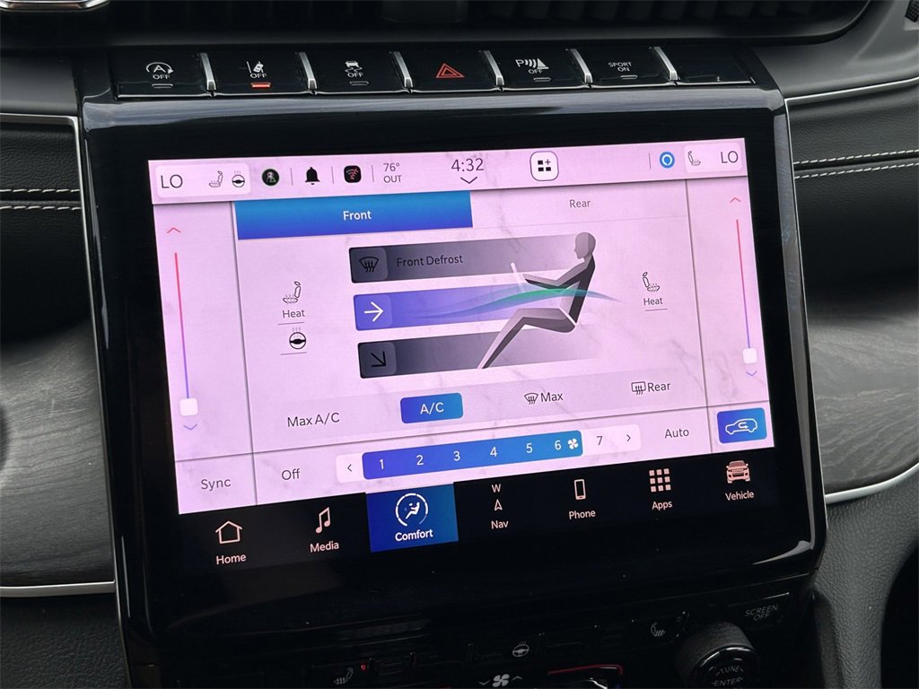 Used 2025 Jeep Grand Cherokee L Limited image 36