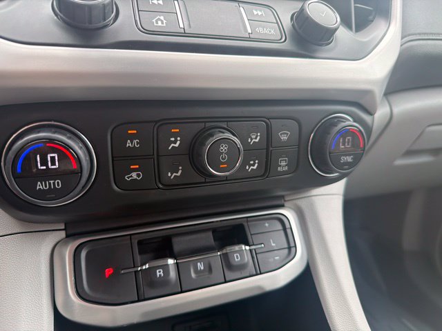 Used 2023 GMC Acadia SLT w/ Preferred Package FWD image 16