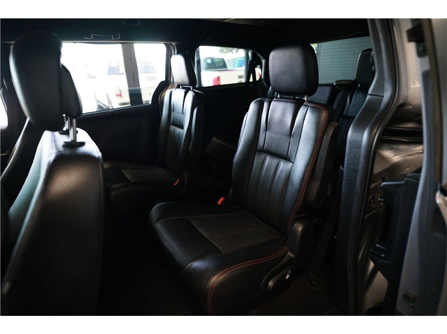 Used 2018 Dodge Grand Caravan GT FWD image 12
