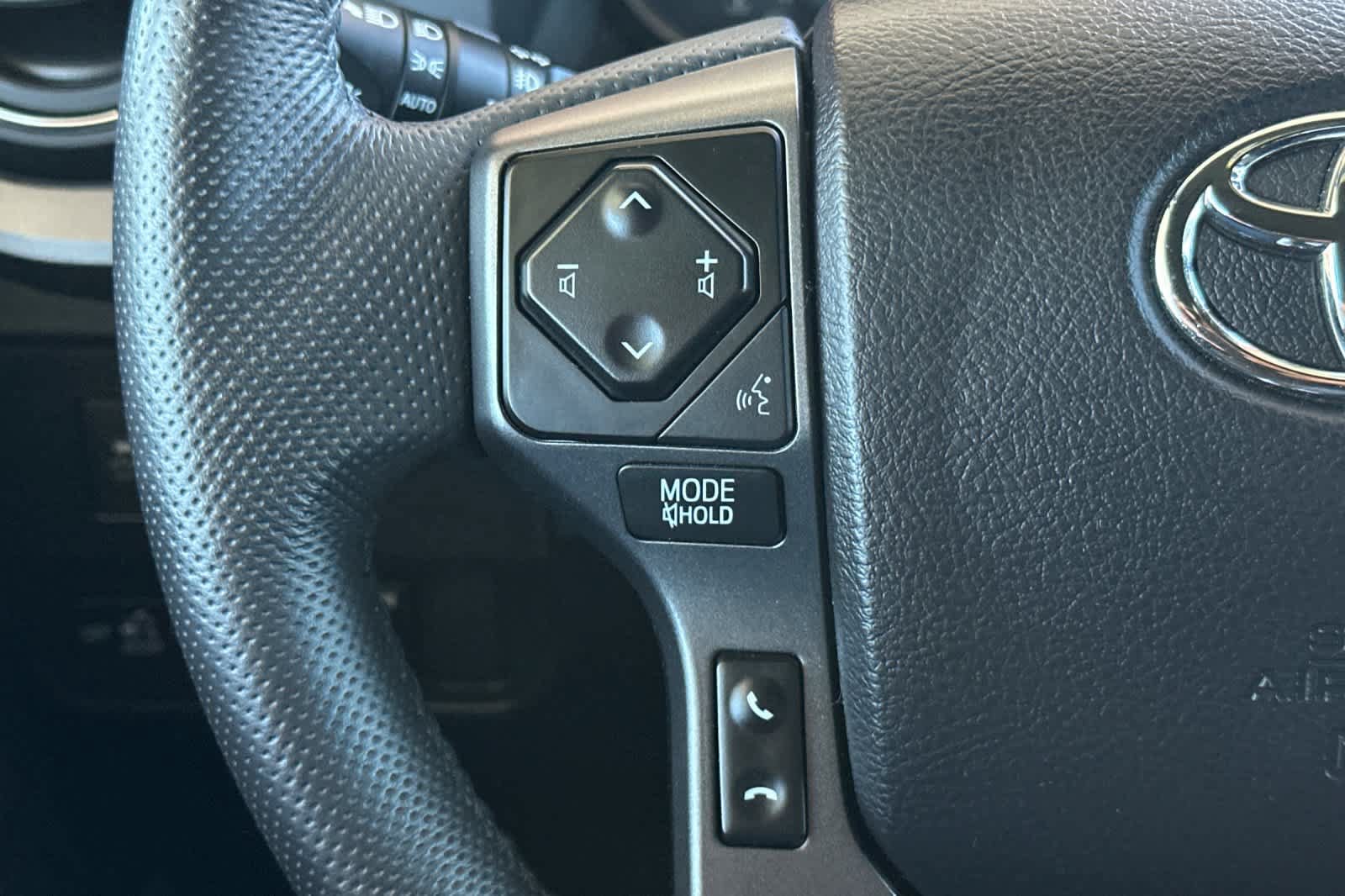Used 2021 Toyota Tacoma TRD Off-Road w/ Technology Package AWD/4WD image 25