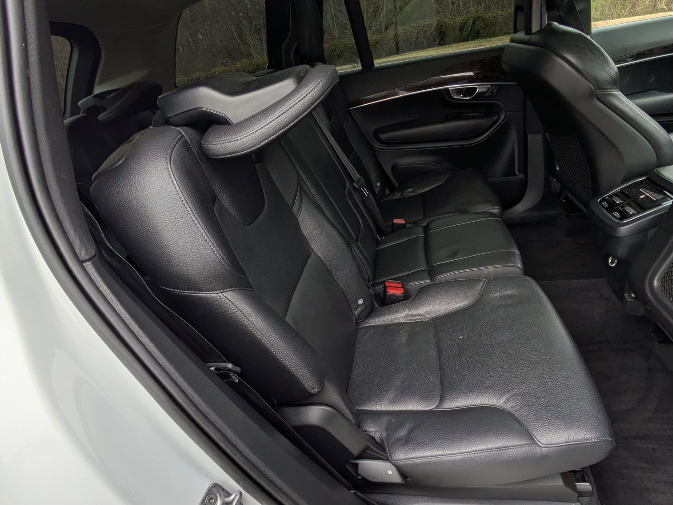 Used 2018 Volvo XC90 T6 Momentum w/ Convenience Package image 28