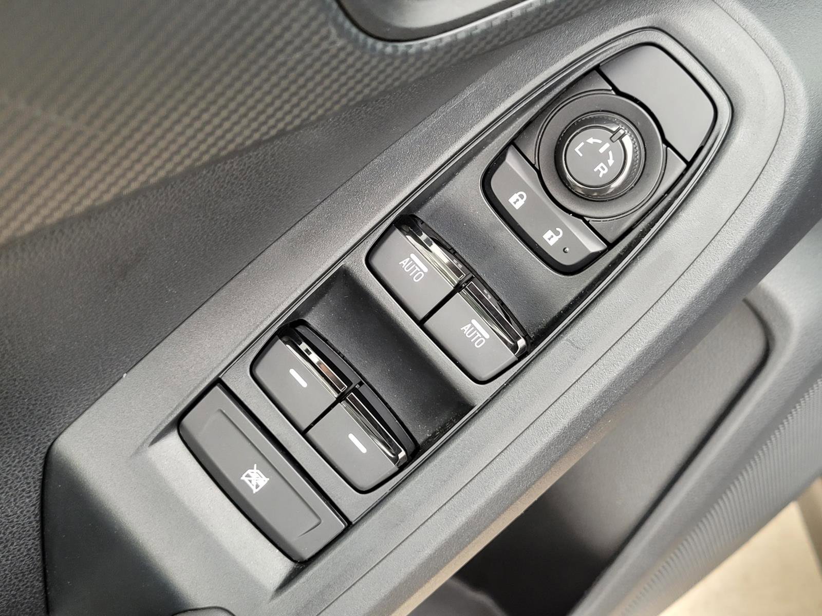 Used 2025 Subaru Crosstrek 2.0i Premium image 25