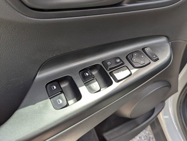 Used 2022 Hyundai Kona SE image 19