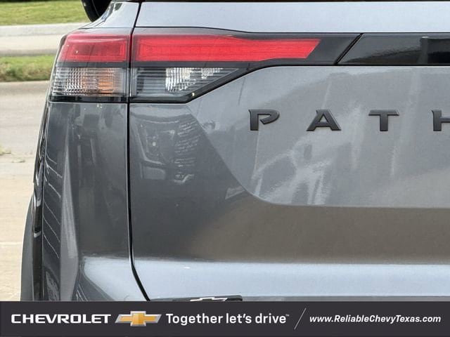 Used 2023 Nissan Pathfinder SV w/ Black Appearance Package FWD image 9