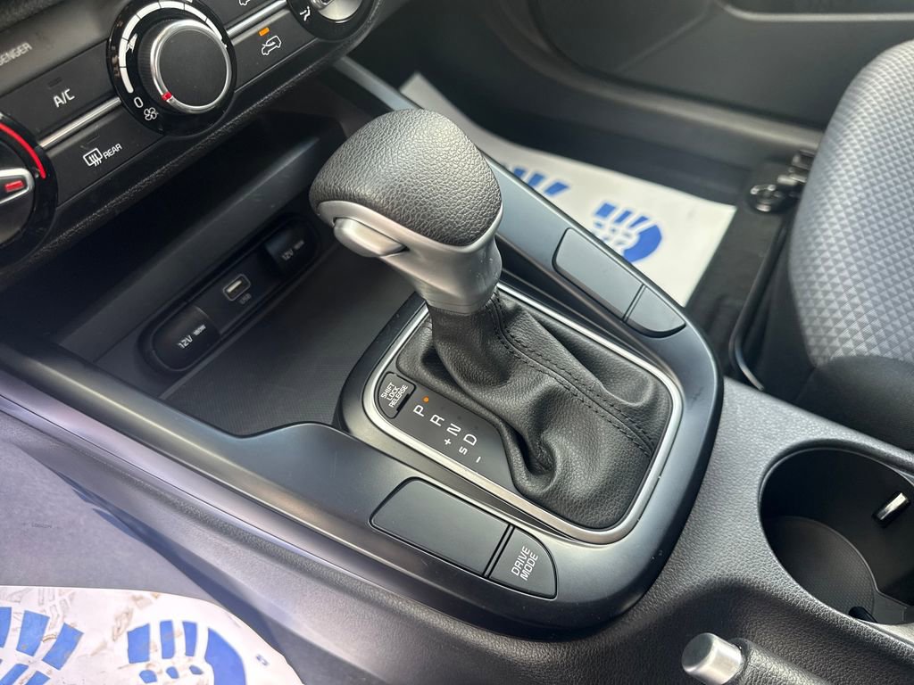 Used 2025 Kia Soul LX w/ LX Technology Package image 22