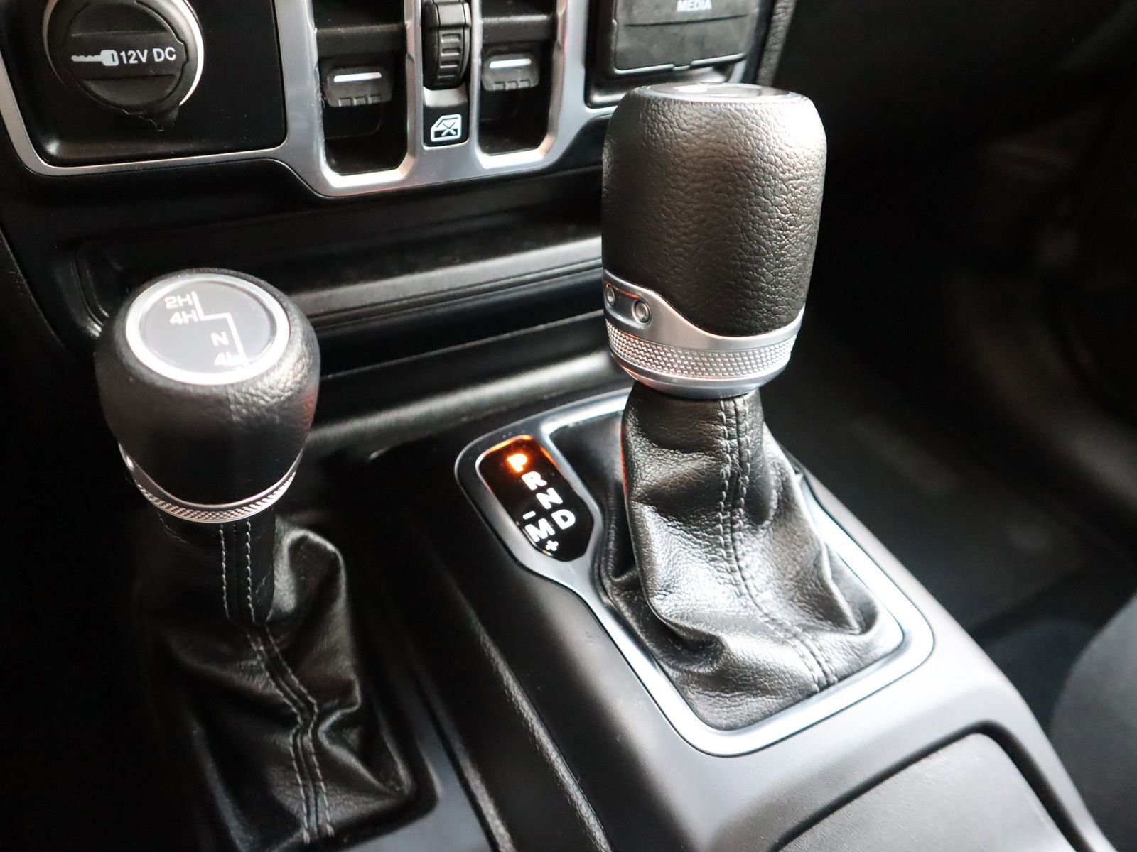 Used 2024 Jeep Wrangler Sport S image 47