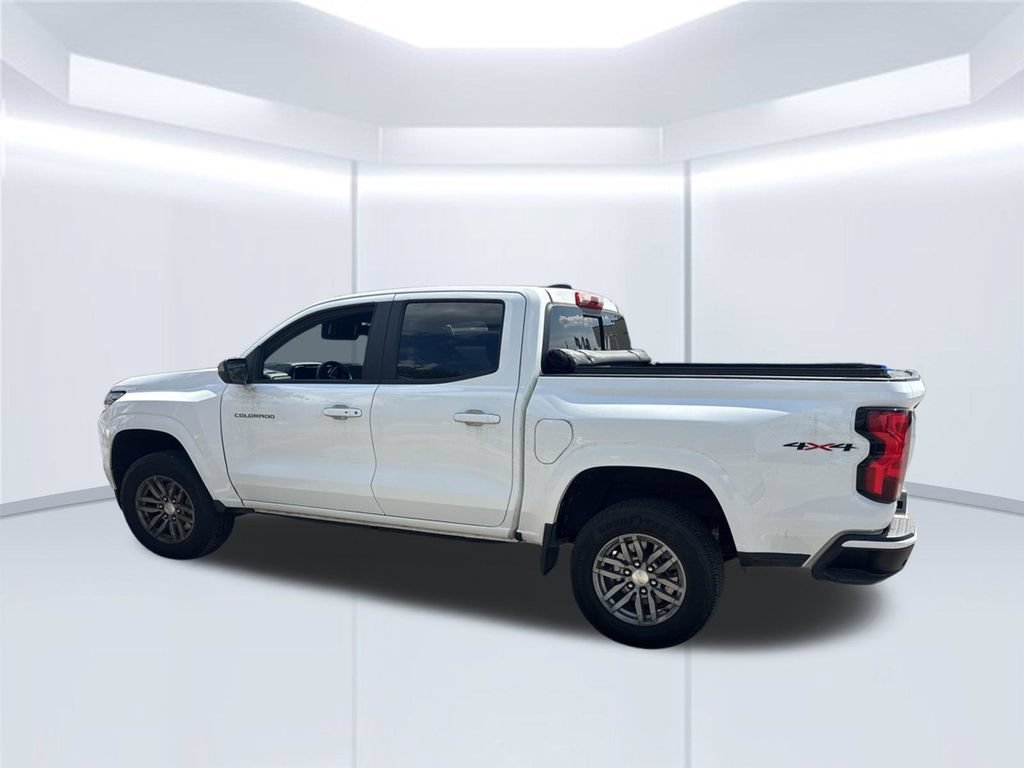 Used 2023 Chevrolet Colorado LT w/ LT Convenience Package II AWD/4WD image 4