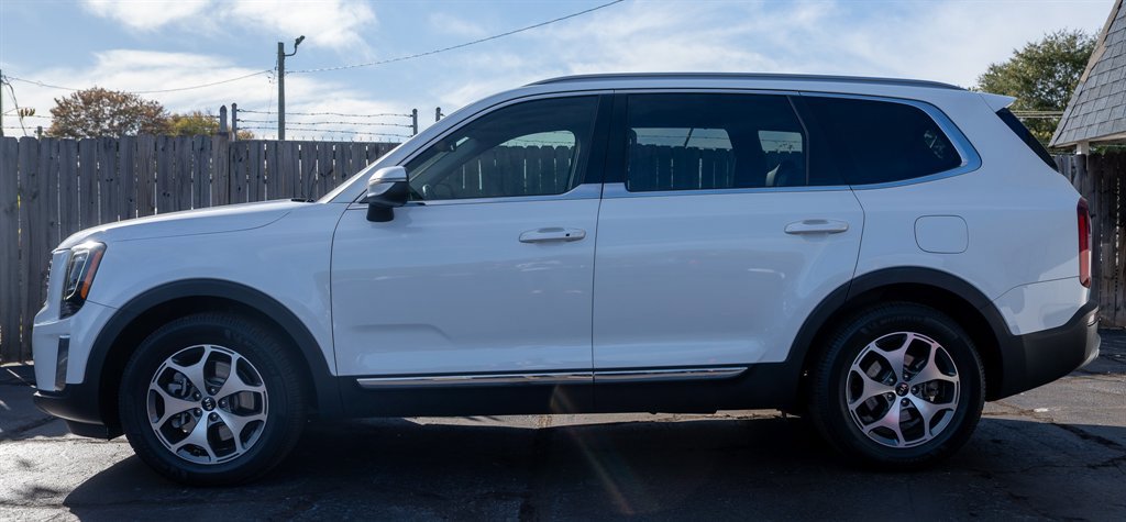 Used 2020 Kia Telluride EX image 2