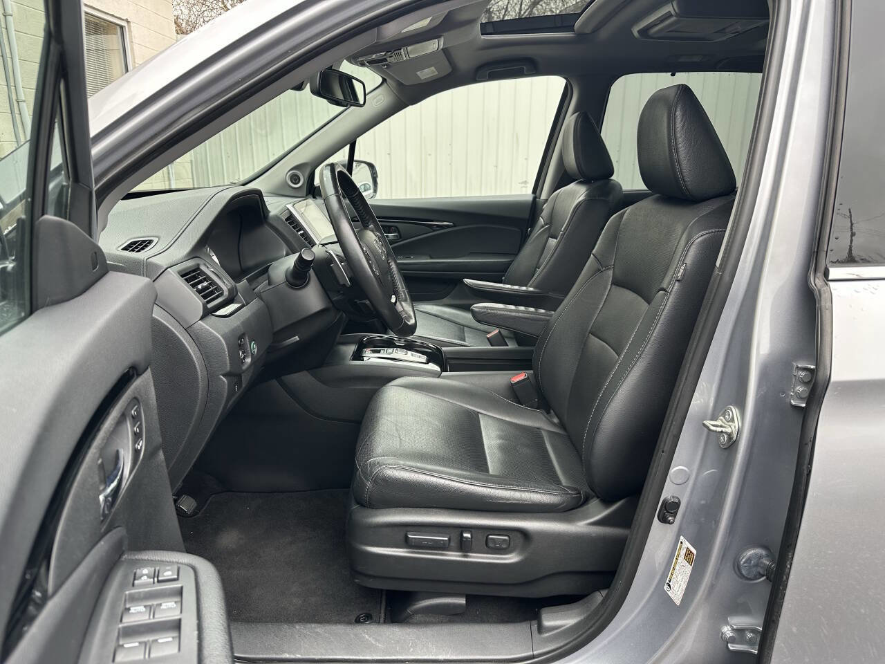 Used 2017 Honda Pilot Elite image 13