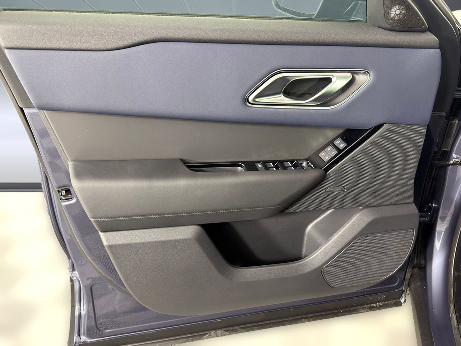 Used 2026 Land Rover Range Rover Velar S AWD/4WD image 12