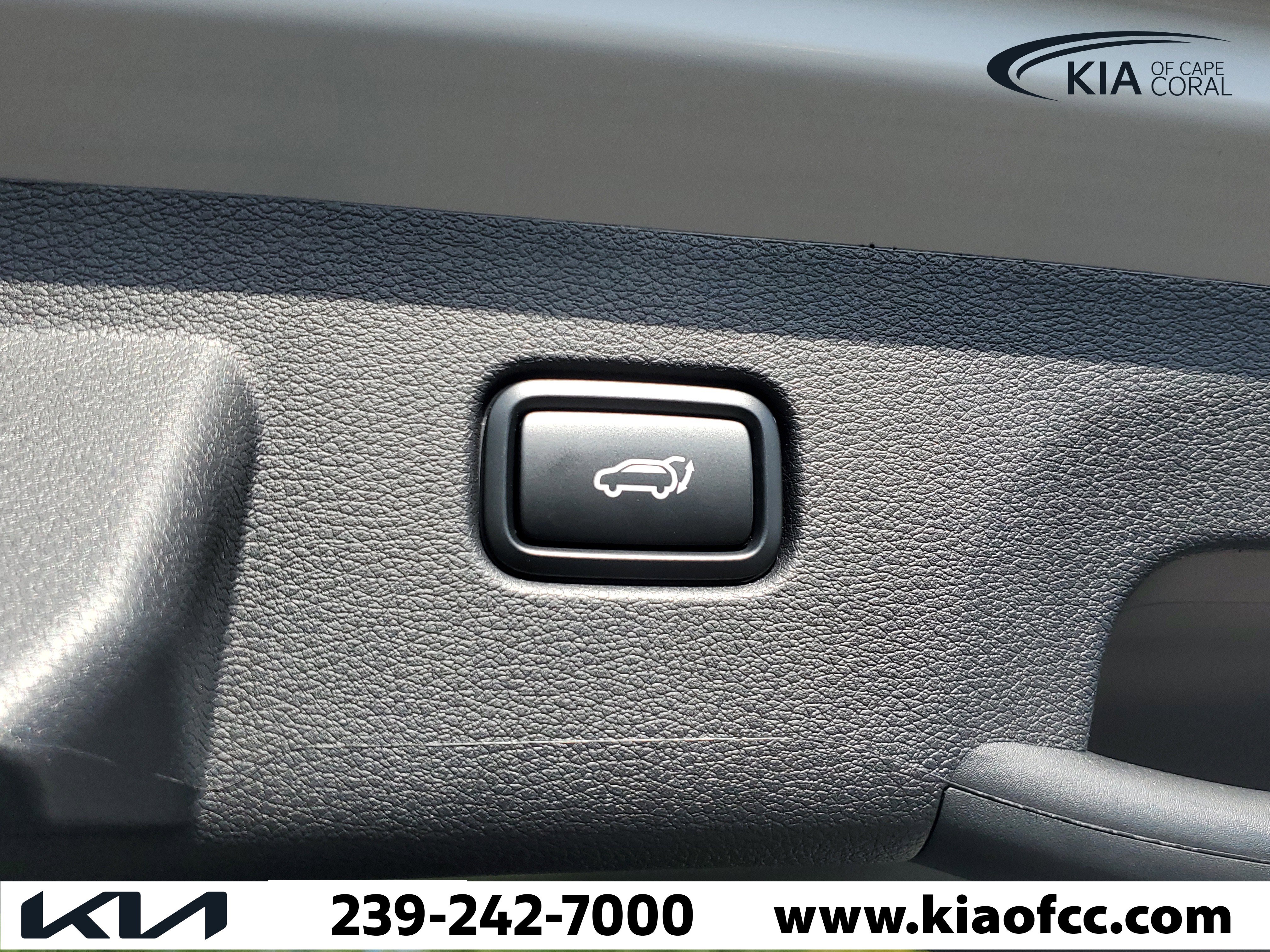 Certified 2026 Kia Sportage SX FWD image 9