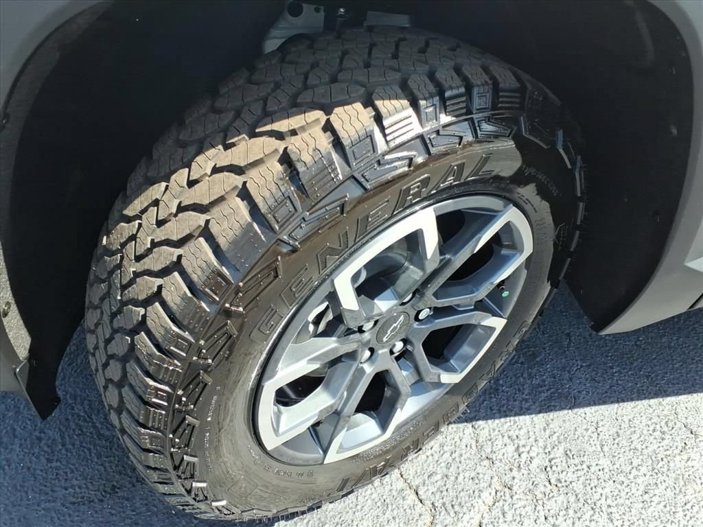 New 2027 Chevrolet Equinox ACTIV FWD image 16