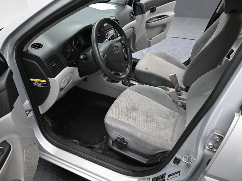 Used 2010 Hyundai Accent GLS w/ Premium Pkg 4 image 11