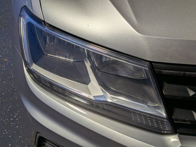 Used 2019 Volkswagen Tiguan SE w/ Panoramic Sunroof Package AWD/4WD image 11