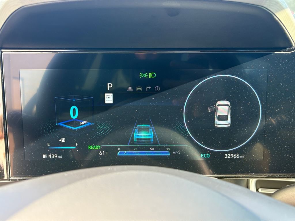 Used 2024 Hyundai Elantra Blue image 13