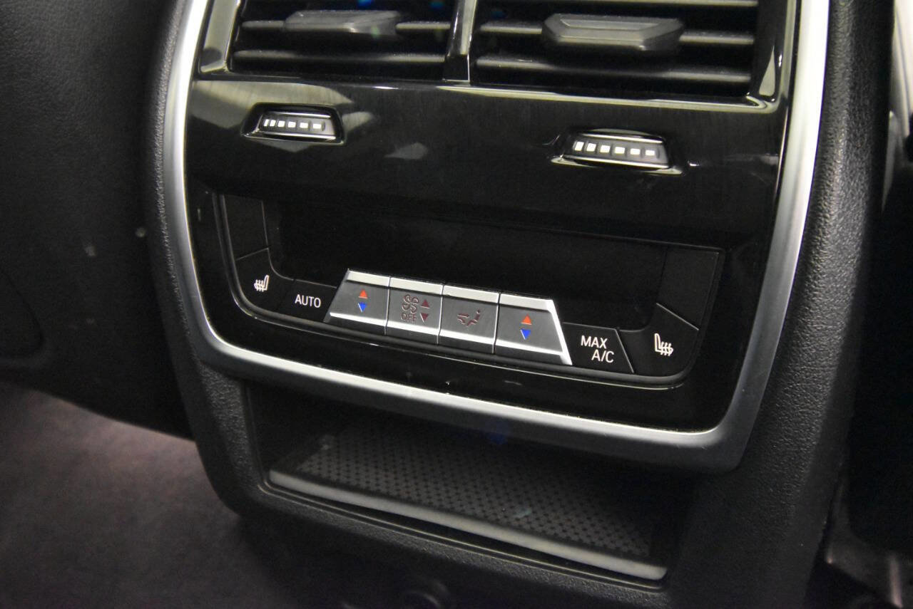 Used 2020 BMW X7 xDrive40i w/ Premium Package image 19