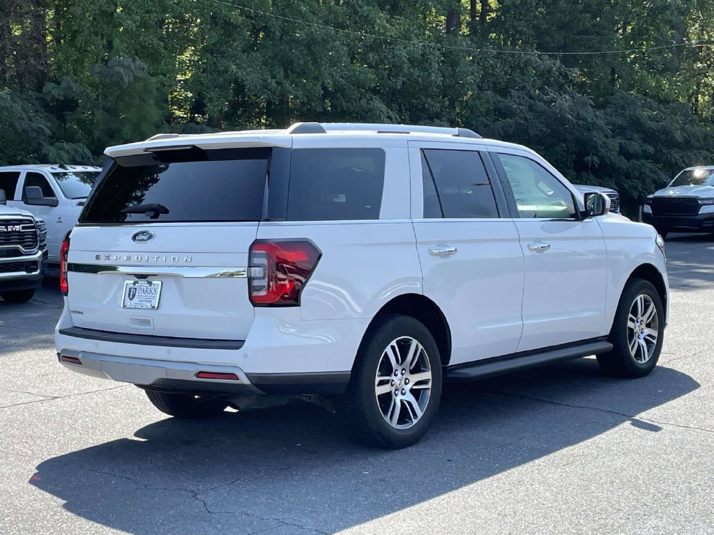 Used 2024 Ford Expedition Limited AWD/4WD image 8