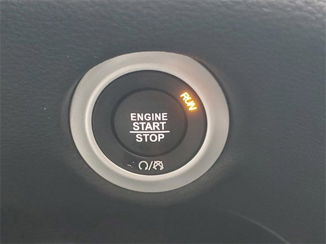 New 2026 Chrysler Pacifica Limited w/ Uconnect Theater Family Group image 24