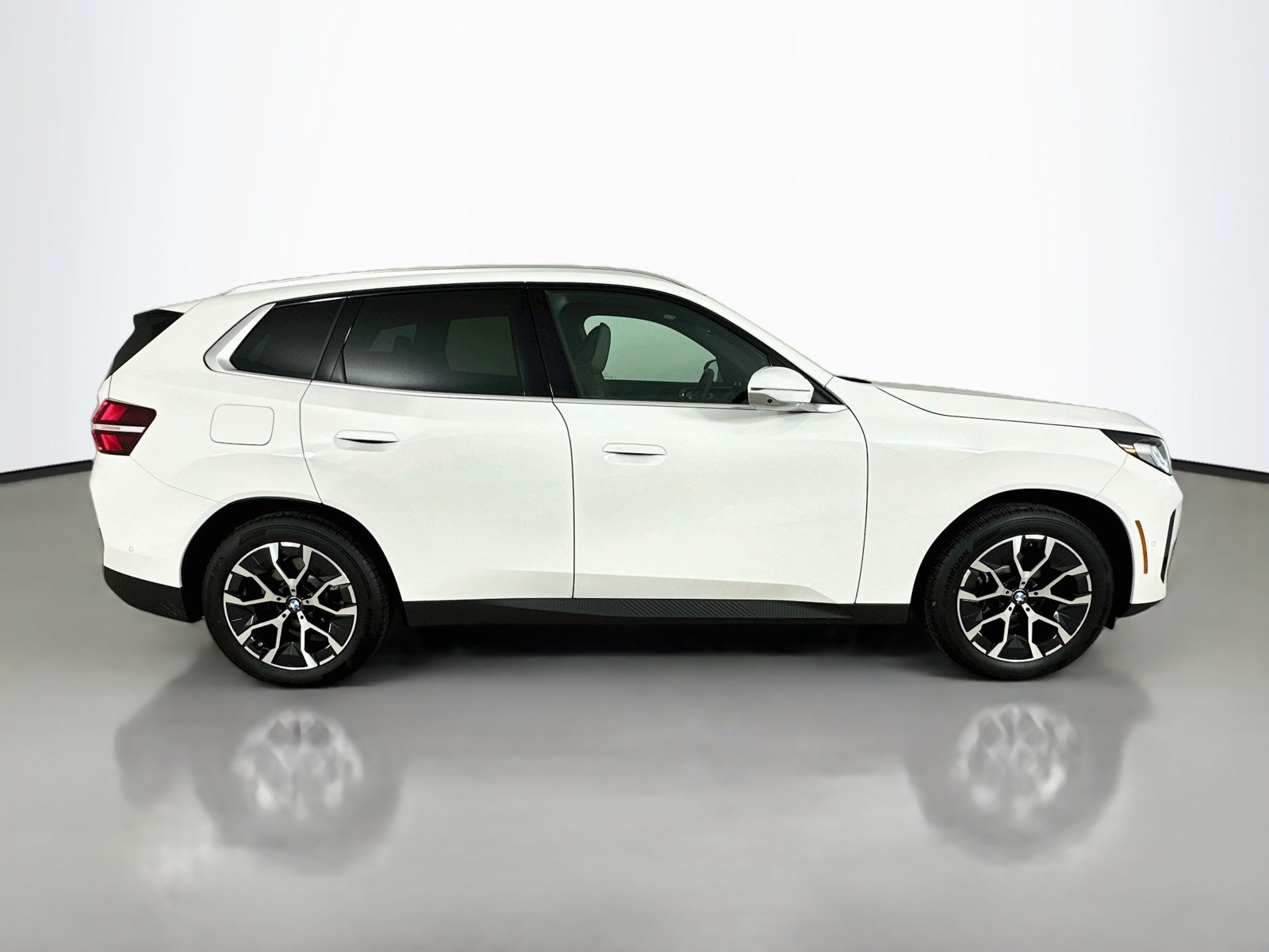 Used 2026 BMW X3 xDrive30i w/ Premium Package AWD/4WD image 4